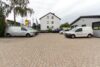 Gewerbehalle mit Büros | Ideal für Dienstleister im Immobilienbereich - Parkplätze